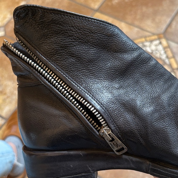 A.S.98 Open-Toe Black Leather Zip Sandals - Picture 6 of 7